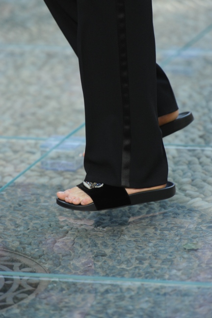 versace-milan-mens-ss-18-details-129