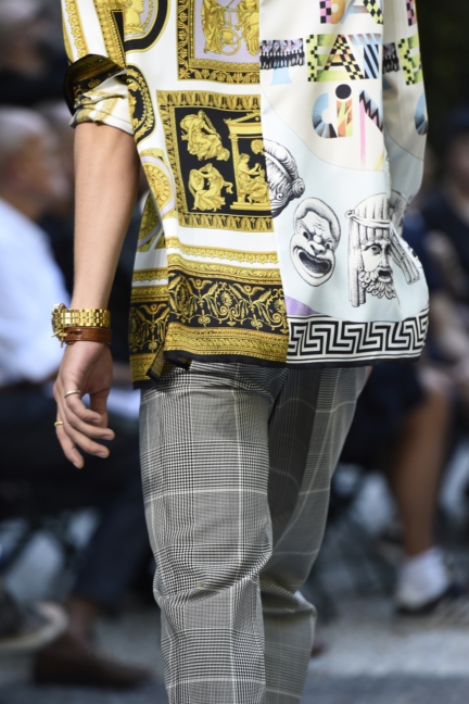 versace-milan-mens-ss-18-details-25