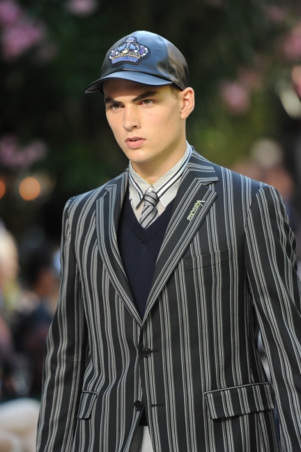 versace-milan-mens-ss-18-details-41