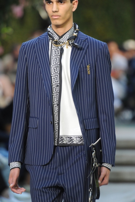 versace-milan-mens-ss-18-details-47