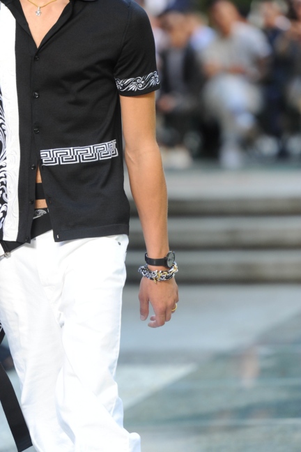 versace-milan-mens-ss-18-details-53