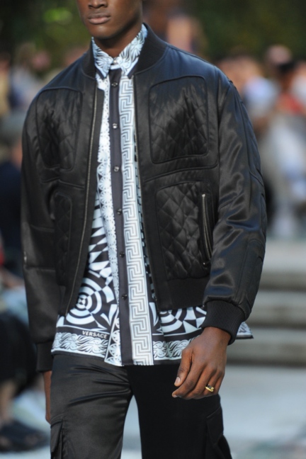 versace-milan-mens-ss-18-details-57
