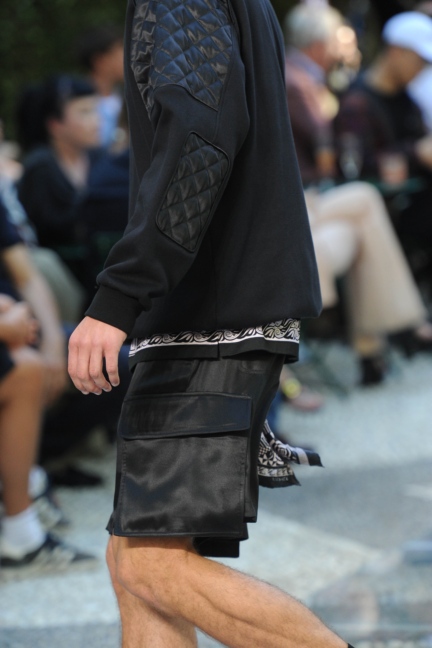 versace-milan-mens-ss-18-details-59