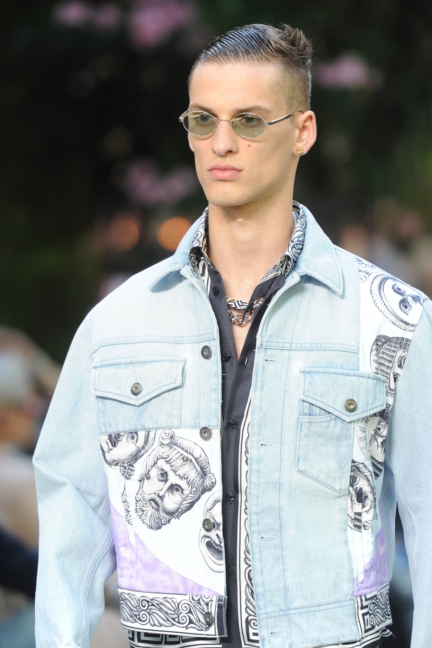 versace-milan-mens-ss-18-details-72
