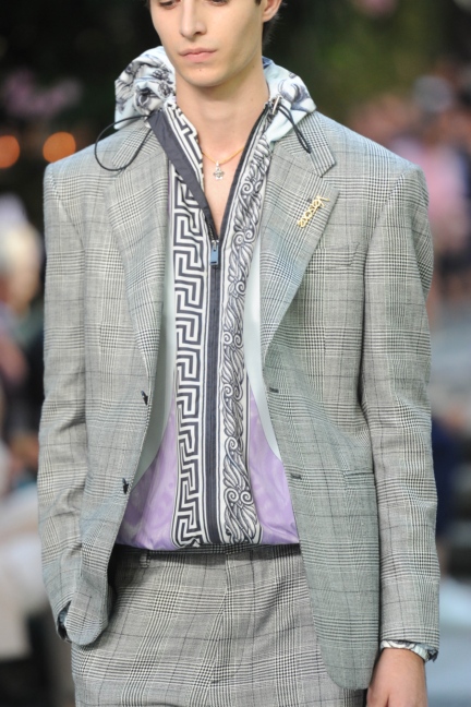versace-milan-mens-ss-18-details-75