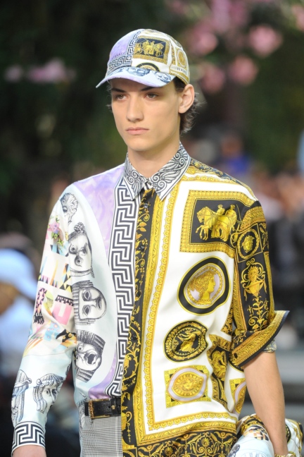 versace-milan-mens-ss-18-details-77