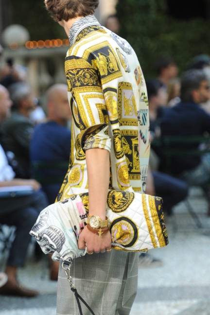 versace-milan-mens-ss-18-details-78