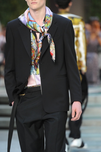 versace-milan-mens-ss-18-details-85