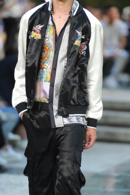 versace-milan-mens-ss-18-details-89