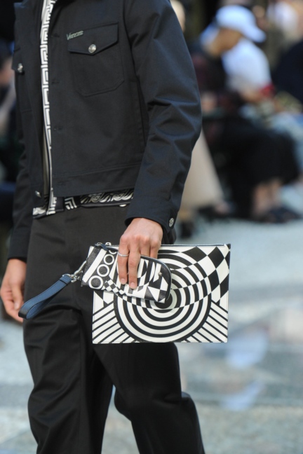 versace-milan-mens-ss-18-details-93