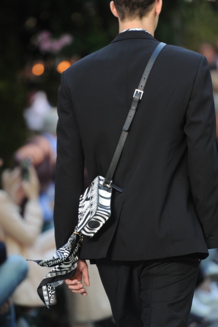 versace-milan-mens-ss-18-details-95