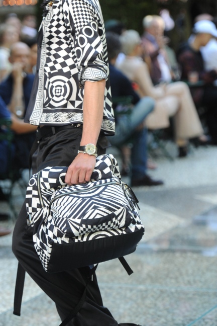 versace-milan-mens-ss-18-details-98