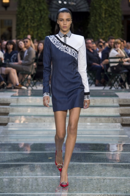 versace-milan-mens-ss-18-runway-11