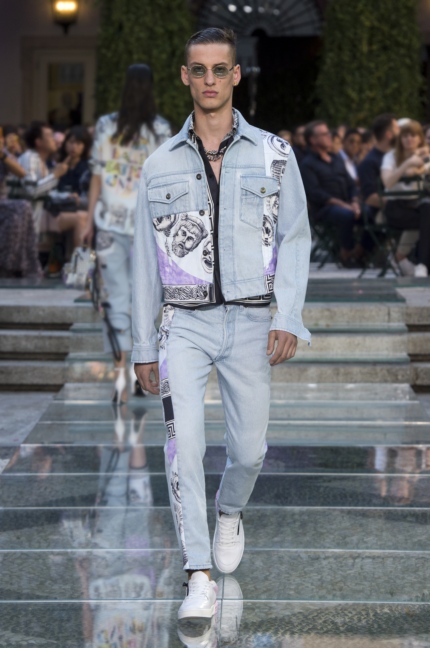 versace-milan-mens-ss-18-runway-26