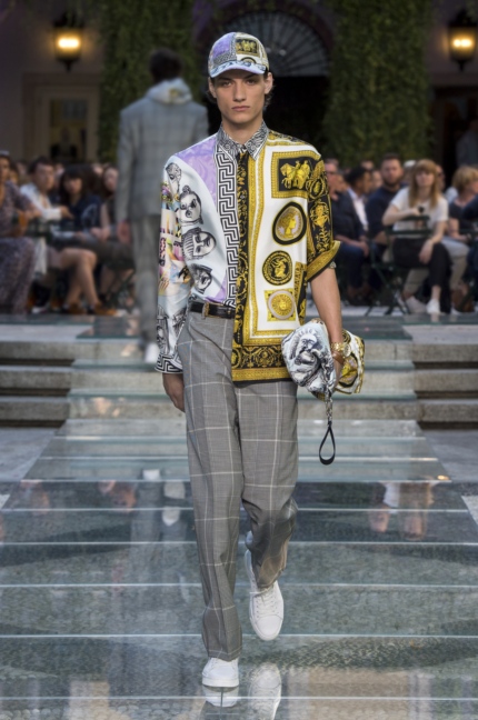 versace-milan-mens-ss-18-runway-29