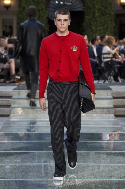 versace-milan-mens-ss-18-runway-5