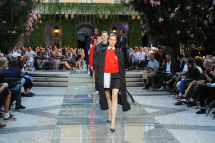 versace-milan-mens-ss-18-runway-51