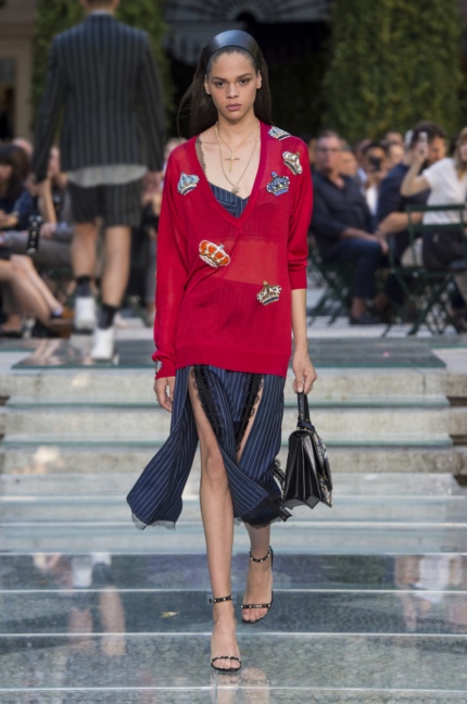 versace-milan-mens-ss-18-runway-7