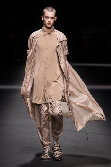 versace_men_ss17_14