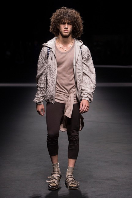 versace_men_ss17_15