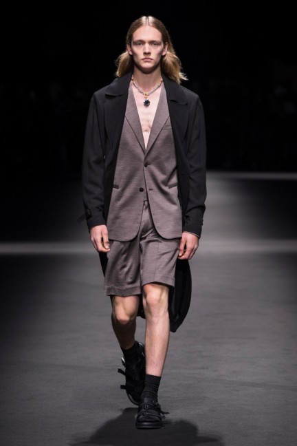 versace_men_ss17_35