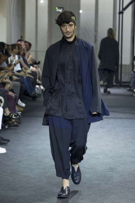 yohji-yamamoto-paris-mens-ss-17-backstage-2