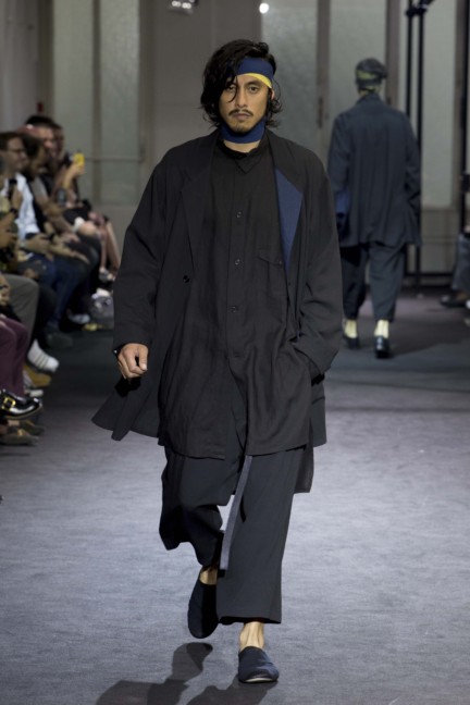 yohji-yamamoto-paris-mens-ss-17-backstage-3