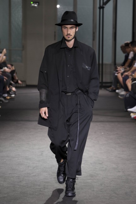 yohji-yamamoto-paris-mens-ss-17-backstage-39