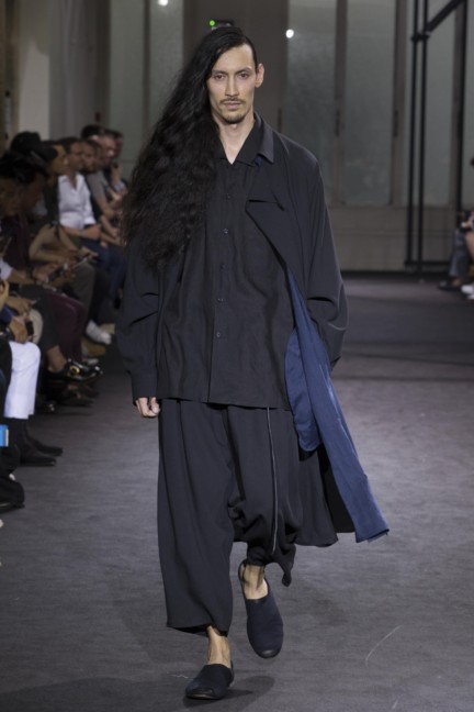 yohji-yamamoto-paris-mens-ss-17-backstage-4