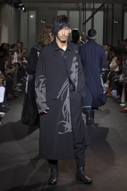 yohji-yamamoto-paris-mens-ss-17-backstage-46