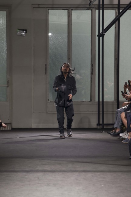 yohji-yamamoto-paris-mens-ss-17-backstage-55