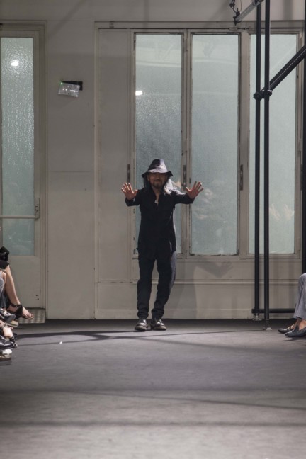 yohji-yamamoto-paris-mens-ss-17-backstage-56