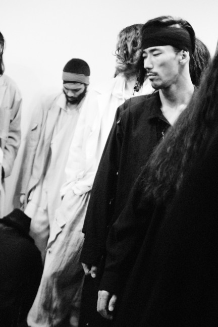 yohji-yamamoto-paris-mens-ss-17-25