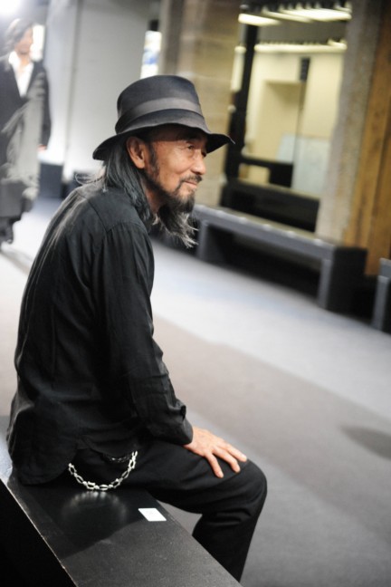 yohji-yamamoto-paris-mens-ss-17-7