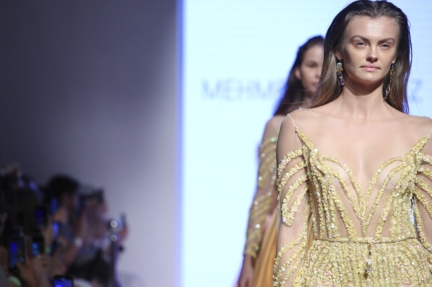 mehmet-korkmaz-arab-fashion-week-ss20-dubai-1766