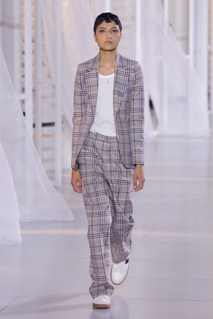 ami-alexandre-mattiussi-paris-mens-ss-17-24