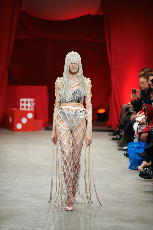 marina_hoermanseder_aw24_runway1_by_ben_moenks_for_bfw_0293