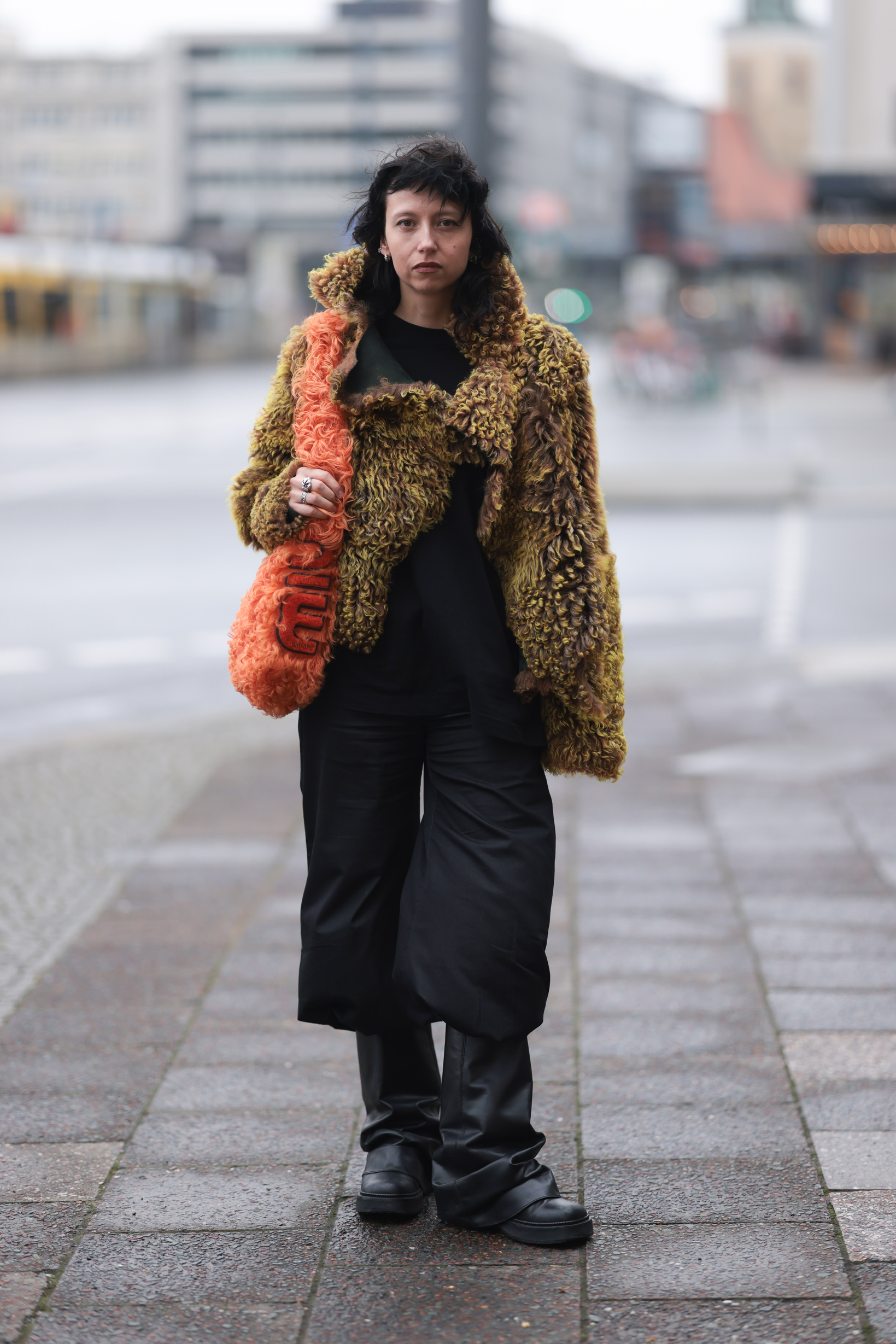 366a2925oliviaballard_aw24_streetstyle_ameliekahl_by_jeremymoeller_for_bfw