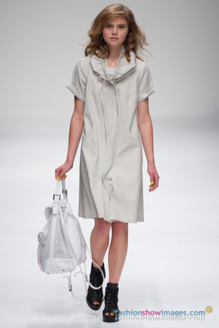 jack_hardy_lfw2010_dsc0425