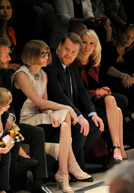 anna-wintour-james-and-julia-corden-on-the-front-row-at-the-burberry-_london-in-los-angeles_-event_002