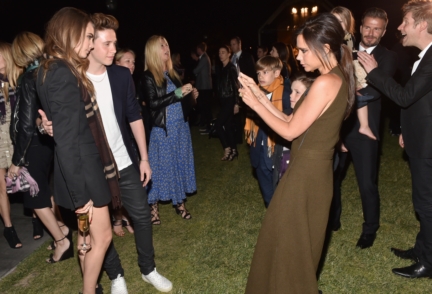 cara-delevingne-brooklyn-beckham-and-victoria-beckham-at-the-burberry-_london-in-los-angeles_-event