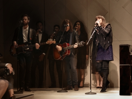 clare-maguire-performing-live-at-the-burberry-_london-in-los-angeles_-event