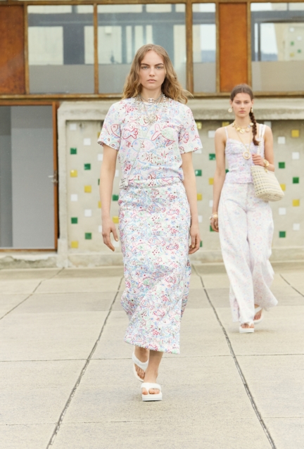 chanel_055_le-corbusier-unite-dhabitation-marseille-copyright-flc-adagp-paris-2024-1-hd