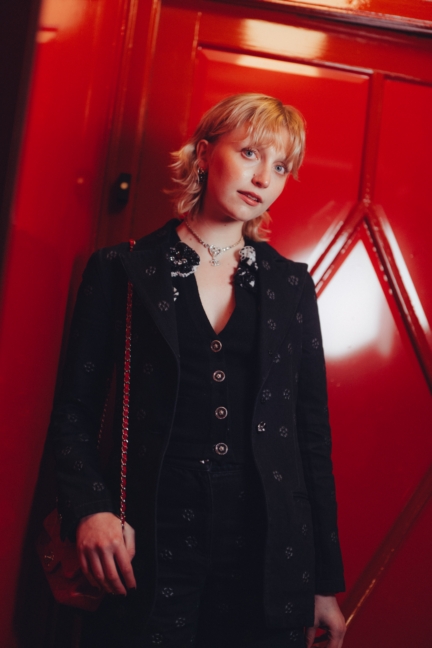 chanel_abbie_ozzard_chanel_metiers-dart-2023_2024_show_december_7th-hd