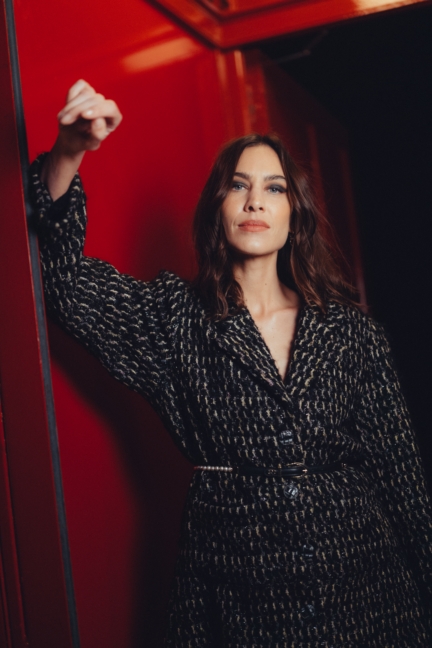 chanel_alexa_chung_chanel_metiers-dart-2023_2024_show_december_7th-hd