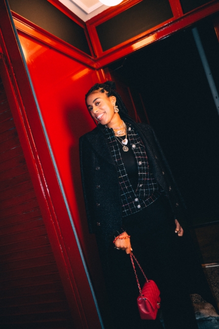 chanel_victoria_jane_chanel_metiers-dart-2023_2024_show_december_7th_2-hd