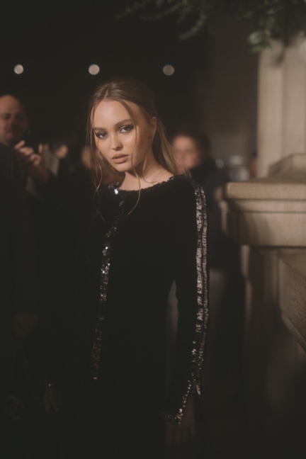 11_lily_rose_depp_at_the_paris_new_york_metiers_dart_show_1841