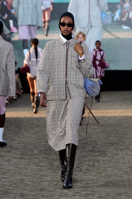 ss26-copenhagen-fashion-week-baum-und-pferdgarten-runway-2x3-james-cochrane-16