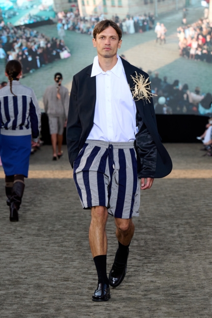 ss26-copenhagen-fashion-week-baum-und-pferdgarten-runway-2x3-james-cochrane-22