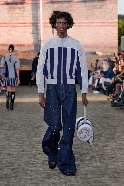 ss26-copenhagen-fashion-week-baum-und-pferdgarten-runway-2x3-james-cochrane-25